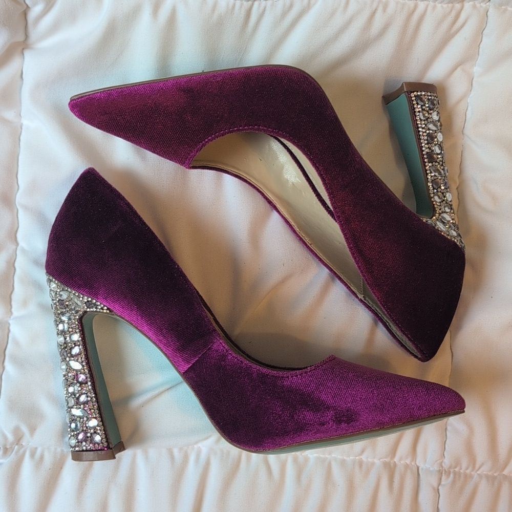 Betsey Johnson 5.5 Corie Purple Velvet Heels With Rhinestone Studded Heels, NEW - Picture 5 of 9